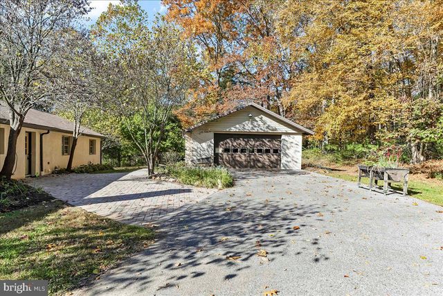 202 CREEK RD, Lincoln University, PA 19352