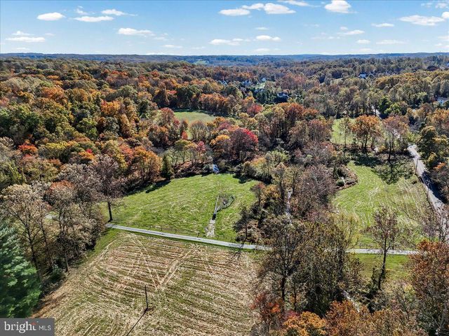 202 CREEK RD, Lincoln University, PA 19352