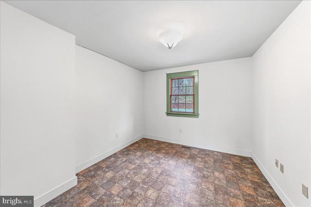 202 CREEK RD, Lincoln University, PA 19352