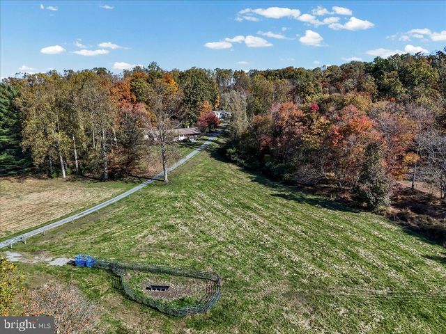 202 CREEK RD, Lincoln University, PA 19352