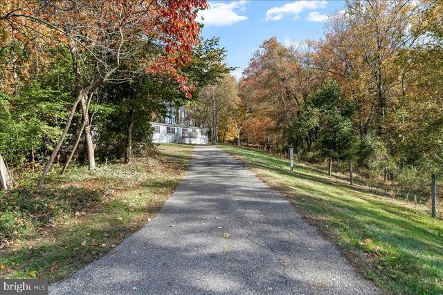 202 CREEK RD, Lincoln University, PA 19352