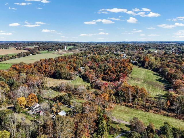 202 CREEK RD, Lincoln University, PA 19352