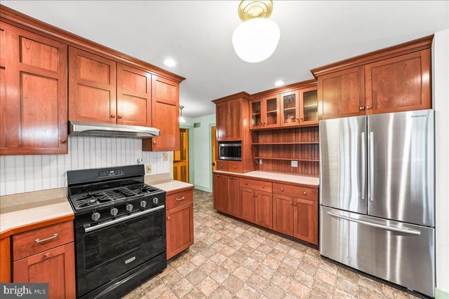 202 CREEK RD, Lincoln University, PA 19352
