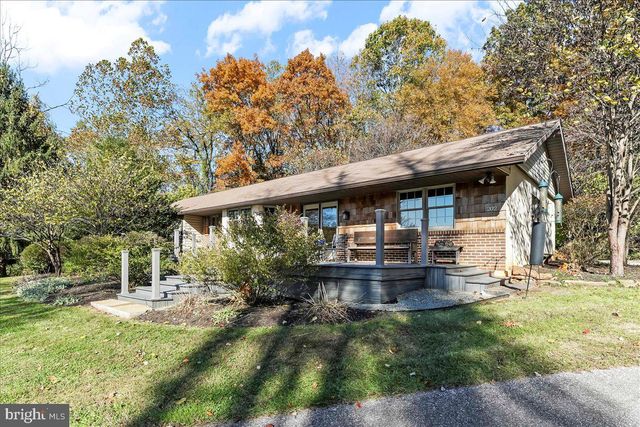 202 CREEK RD, Lincoln University, PA 19352