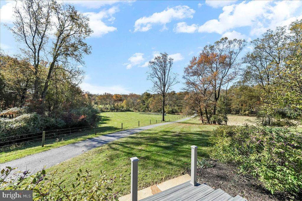 202 CREEK RD, Lincoln University, PA 19352