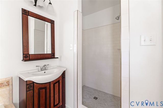 2454 Crowncrest Dr, Henrico, VA 23233