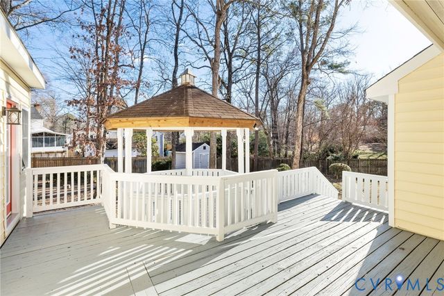 2454 Crowncrest Dr, Henrico, VA 23233