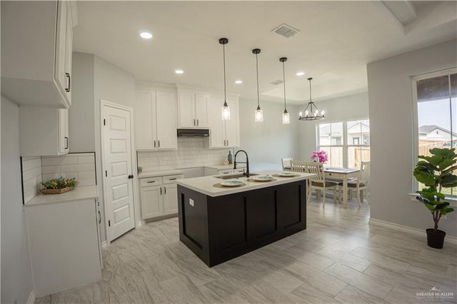 806 Beanka Drive, La Feria, TX 78559