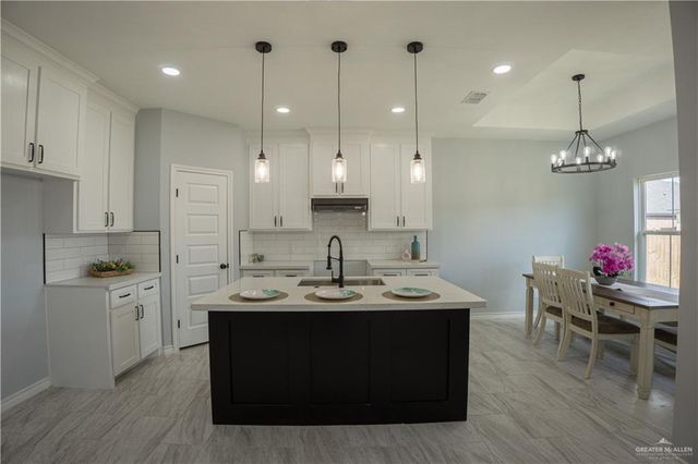 806 Beanka Drive, La Feria, TX 78559