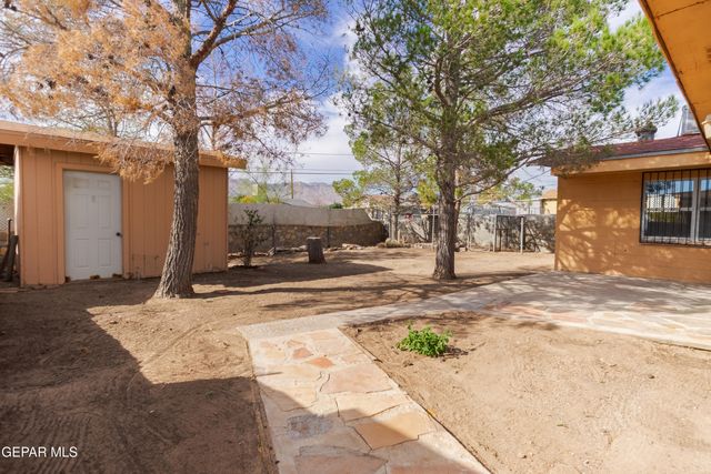 1051 SAINT JOHNS Drive, El Paso, TX 79903