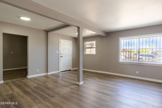 1051 SAINT JOHNS Drive, El Paso, TX 79903