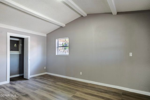 1051 SAINT JOHNS Drive, El Paso, TX 79903