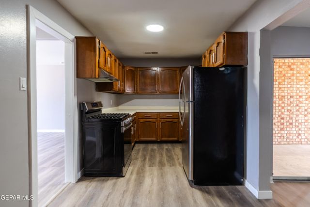 1051 SAINT JOHNS Drive, El Paso, TX 79903