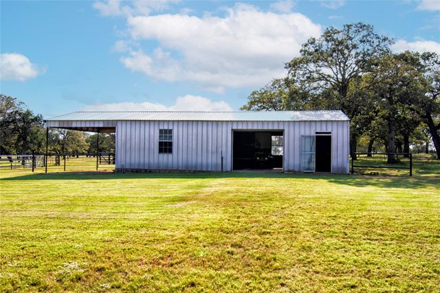 2542 Hwy 77, Giddings, TX 78942