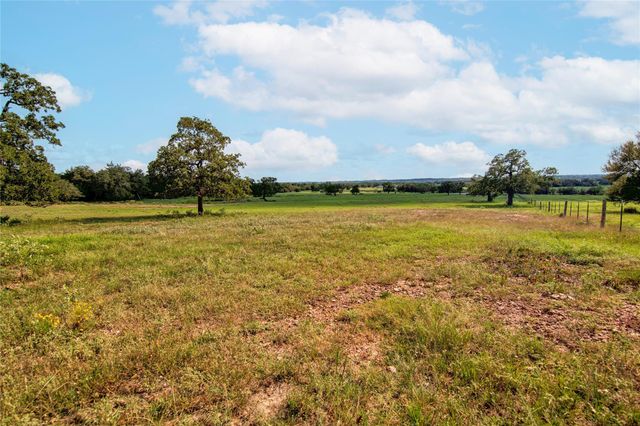 2542 Hwy 77, Giddings, TX 78942