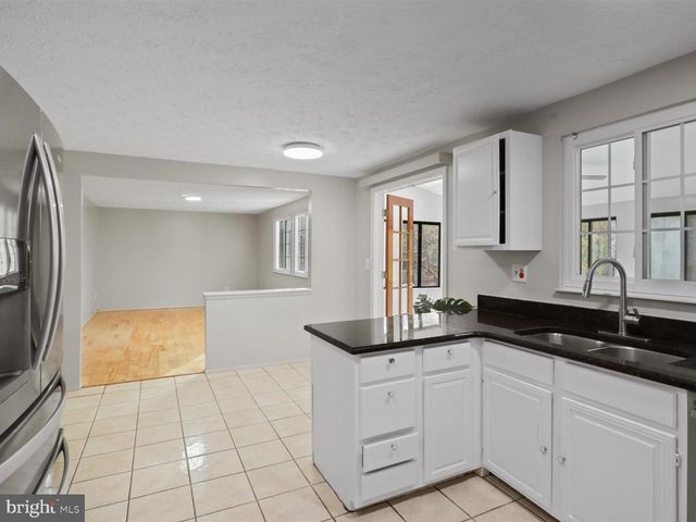 8463 MONARCH CT, Annandale, VA 22003