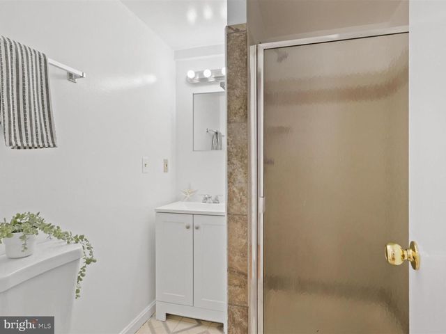 8463 MONARCH CT, Annandale, VA 22003