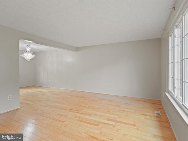 8463 MONARCH CT, Annandale, VA 22003