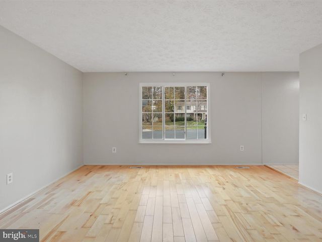 8463 MONARCH CT, Annandale, VA 22003