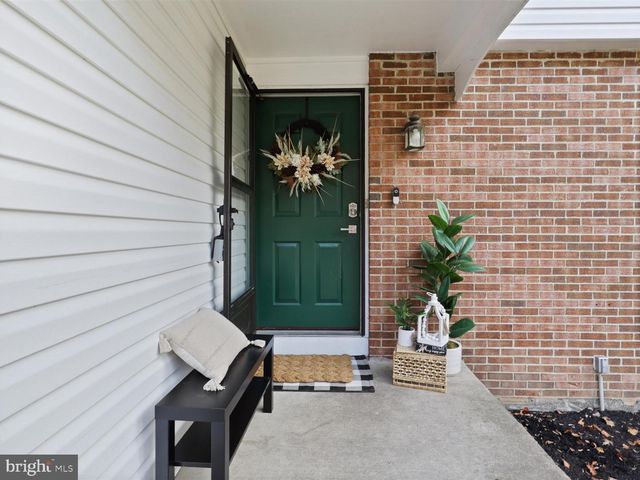 8463 MONARCH CT, Annandale, VA 22003