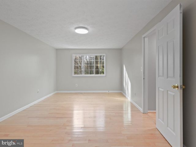 8463 MONARCH CT, Annandale, VA 22003
