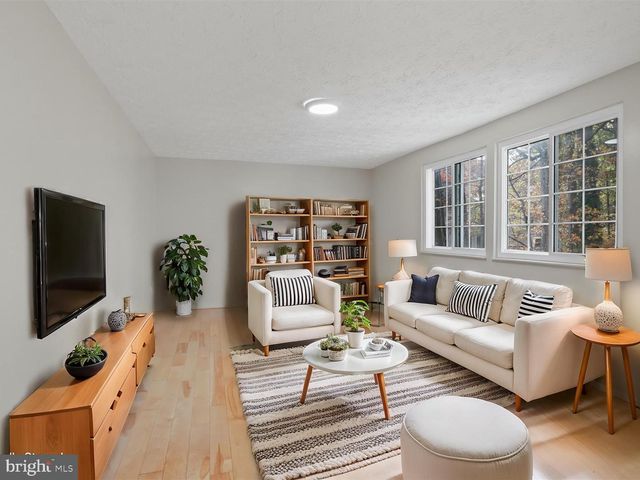 8463 MONARCH CT, Annandale, VA 22003