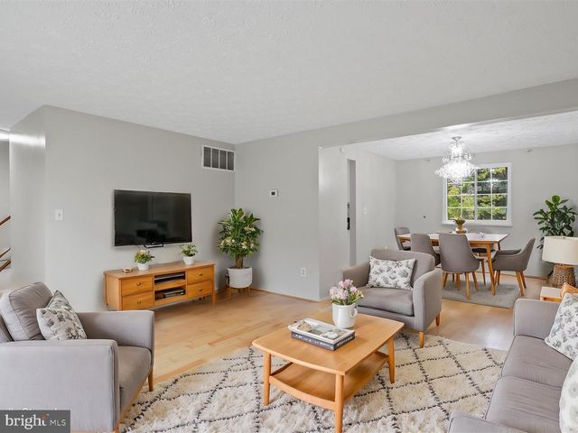 8463 MONARCH CT, Annandale, VA 22003