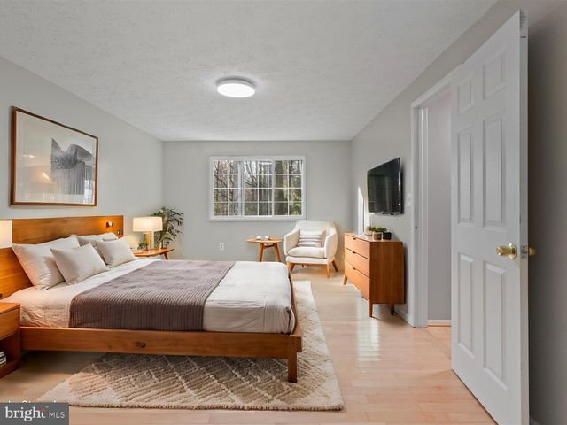 8463 MONARCH CT, Annandale, VA 22003