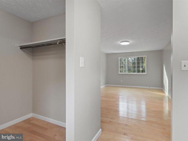 8463 MONARCH CT, Annandale, VA 22003