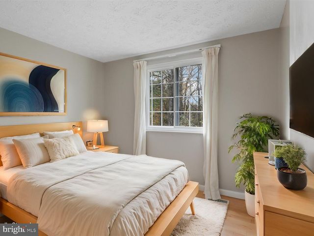 8463 MONARCH CT, Annandale, VA 22003