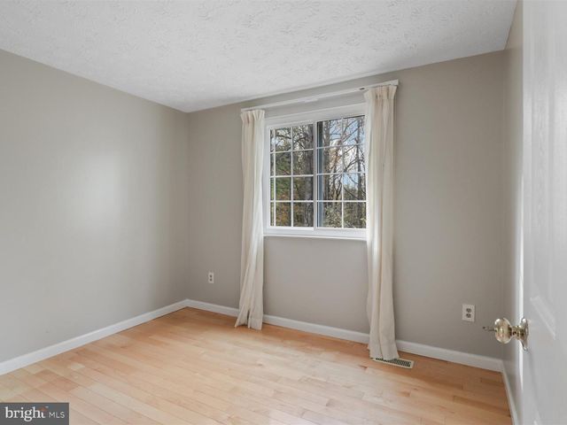 8463 MONARCH CT, Annandale, VA 22003