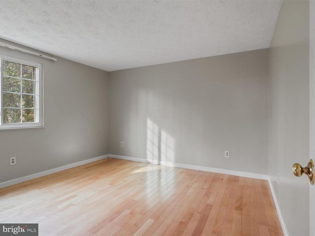 8463 MONARCH CT, Annandale, VA 22003