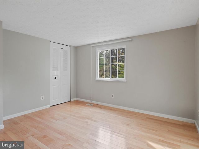 8463 MONARCH CT, Annandale, VA 22003