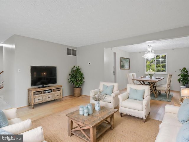 8463 MONARCH CT, Annandale, VA 22003