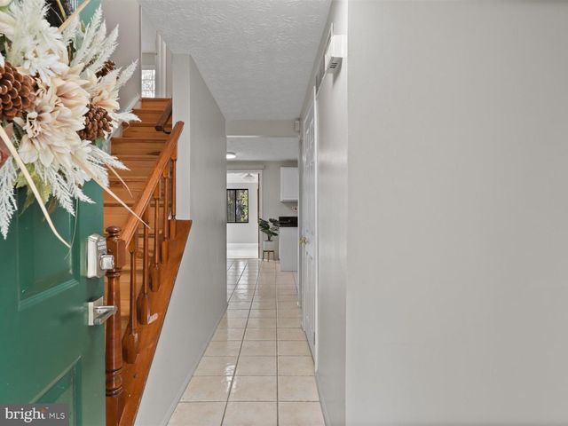 8463 MONARCH CT, Annandale, VA 22003
