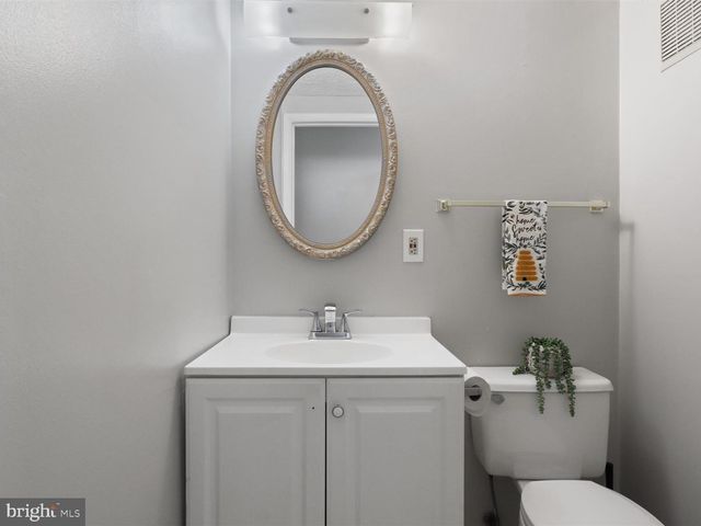 8463 MONARCH CT, Annandale, VA 22003