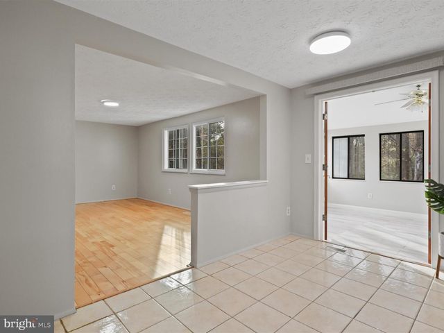 8463 MONARCH CT, Annandale, VA 22003