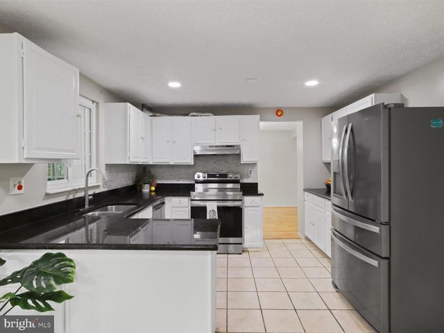 8463 MONARCH CT, Annandale, VA 22003