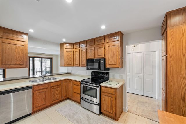 7200 Cahill Road 100, Edina, MN 55439