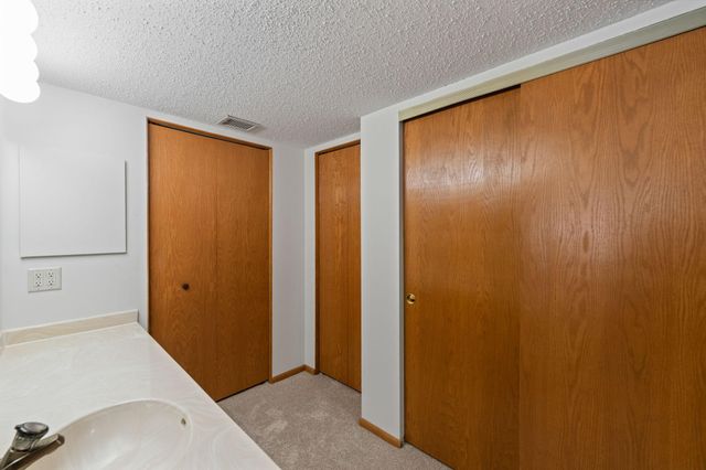 7200 Cahill Road 100, Edina, MN 55439