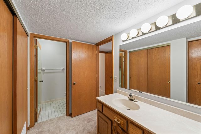 7200 Cahill Road 100, Edina, MN 55439