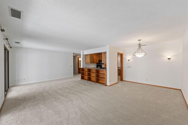 7200 Cahill Road 100, Edina, MN 55439