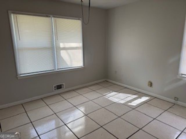 4226 Oakview Drive, Forest Park, GA 30297