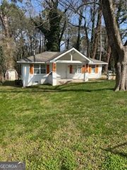 4226 Oakview Drive, Forest Park, GA 30297