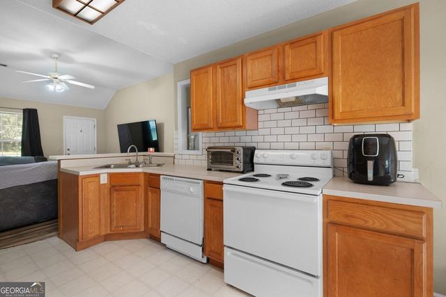 27 Manning Mill Way, Adairsville, GA 30103