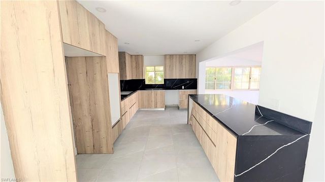 5279 Stratford CT, Cape Coral, FL 33904