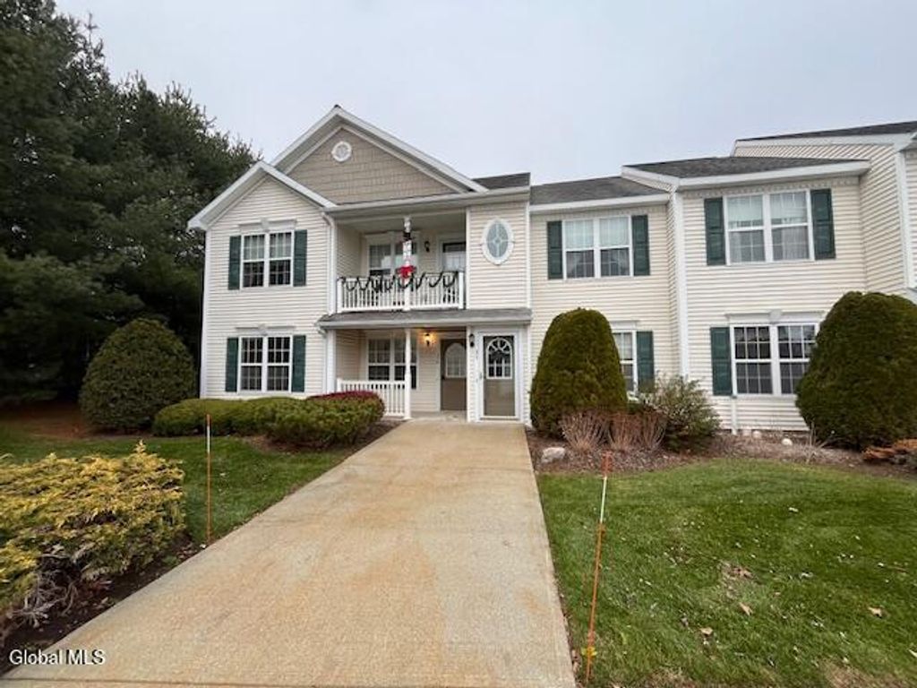 33 Morning Glory Way, Rotterdam, NY 12303