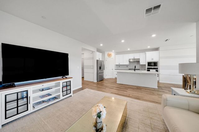 9475 Pasaje Pl, Elk Grove, CA 95624