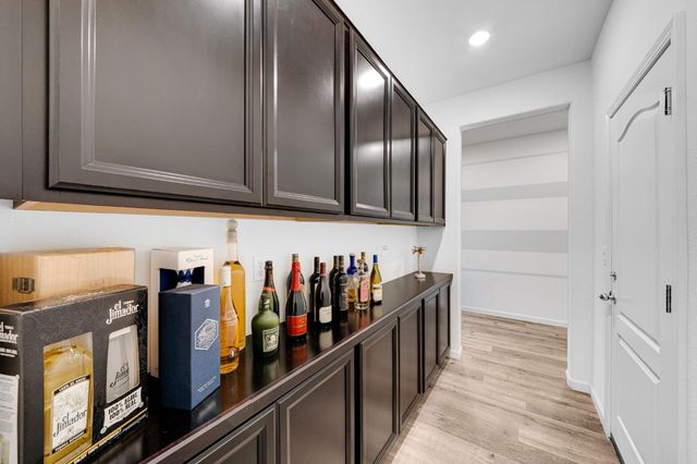 9475 Pasaje Pl, Elk Grove, CA 95624