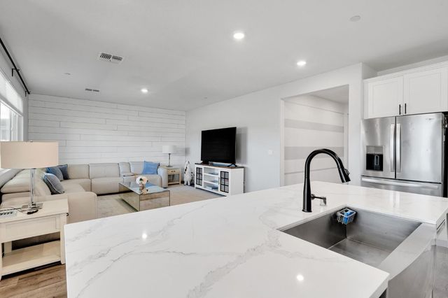 9475 Pasaje Pl, Elk Grove, CA 95624
